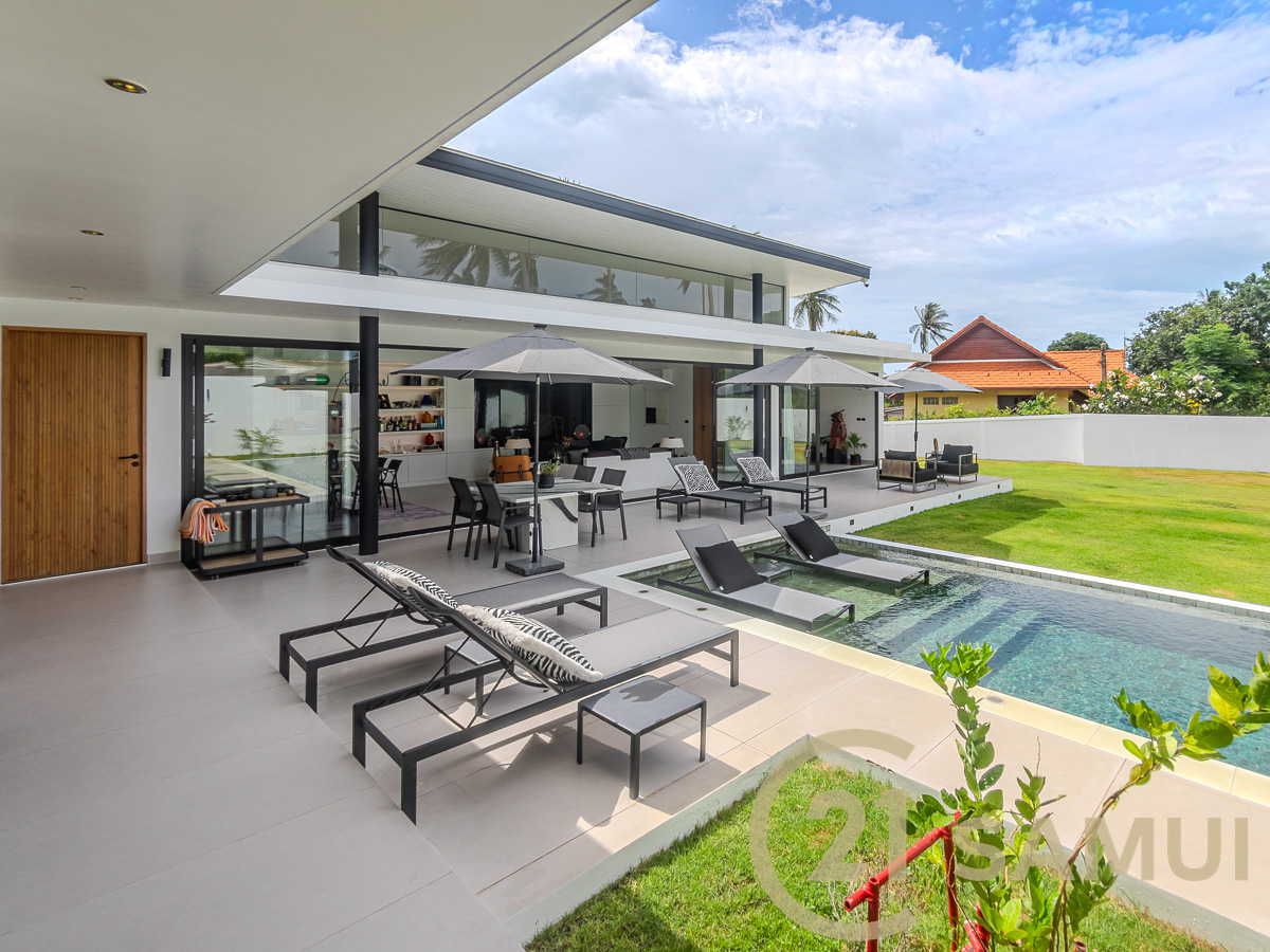 Luxury 4-Bedroom Pool Villa with Guest House and Large Garden for Sale in Plai Laem