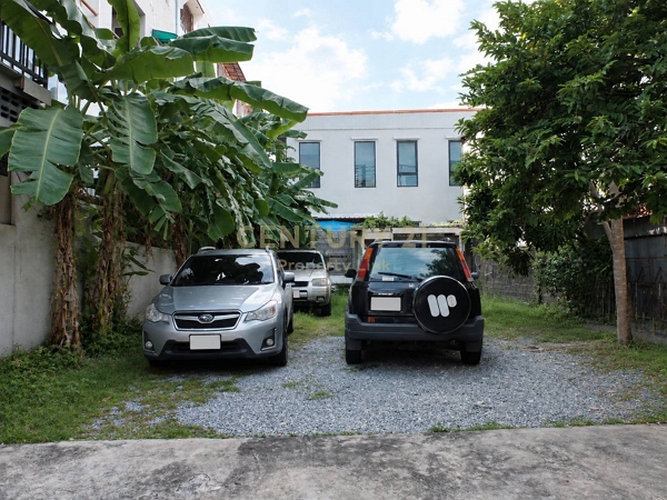 Prime Investment: Large Townhouse (84 Sq.w.) Sukhumvit 64 | Near BTS Punnawithi & True Digital Park No.55-TH-69020