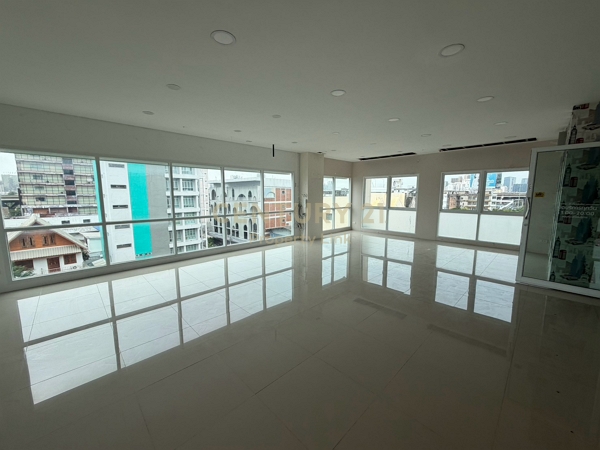 Spacious Office Space for Rent in Vibhavadi 8 (Fl. 4-6) | Up to 660 Sq.m @ 290 THB/Sq.m No.59-CB-69013