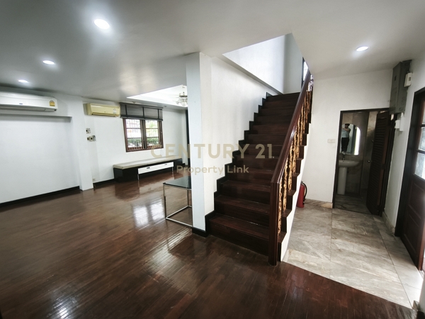 Single House for Rent Rama 9 | Register Company | Parking 6 Cars No.50-HH-69035