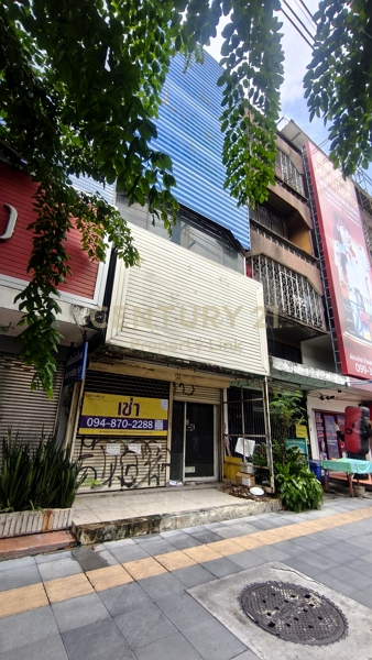Prime Location Retail/Office Space for Rent | 4-Story Building on Main Ladprao Road near MRT Line No.50-CB-69016