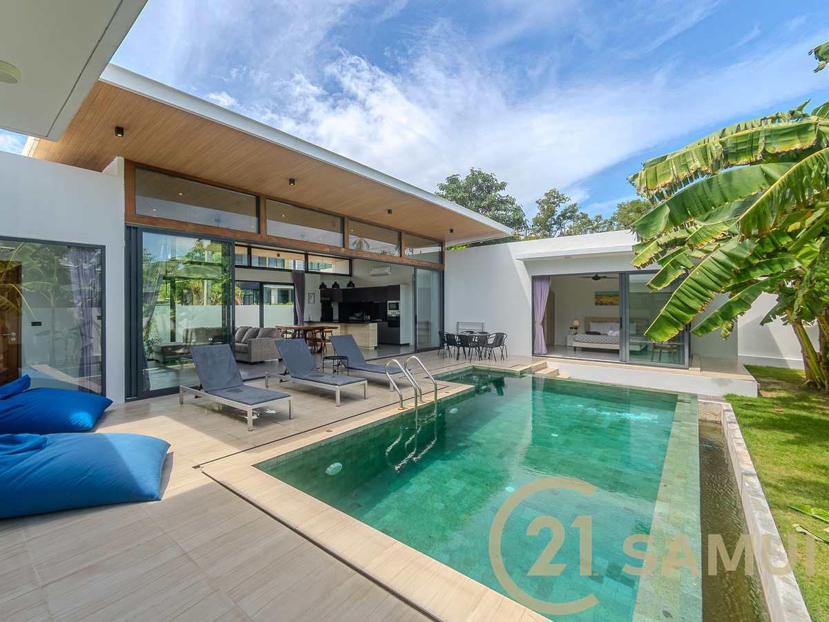 Three-Bedroom Pool Villa in Leasehold for Sale in Bangrak