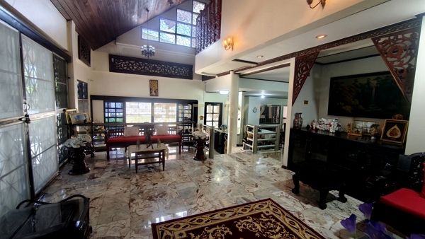 Prime Location in Chatuchak! Spacious 4-Bed House (350 Sq.m.) near Bon Marché Market & Srirat Expressway No.50-HH-69043