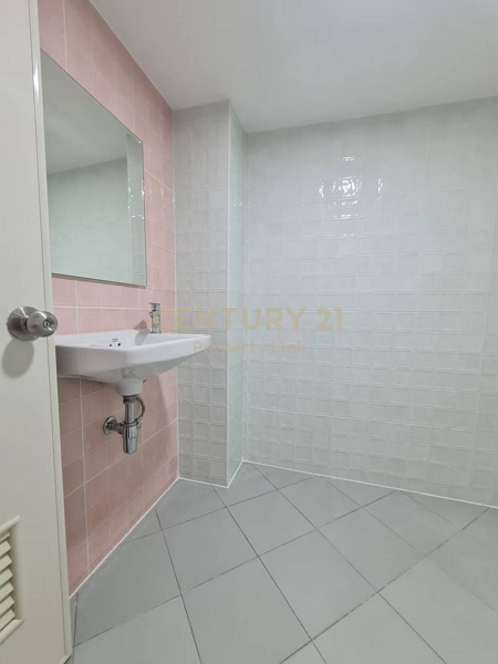 Rare Opportunity! 4-Story Townhouse with 220 Sq.m. Space in Sutthisan-Inthamara | Near BTS Saphan Khwai No.50-TH-69022