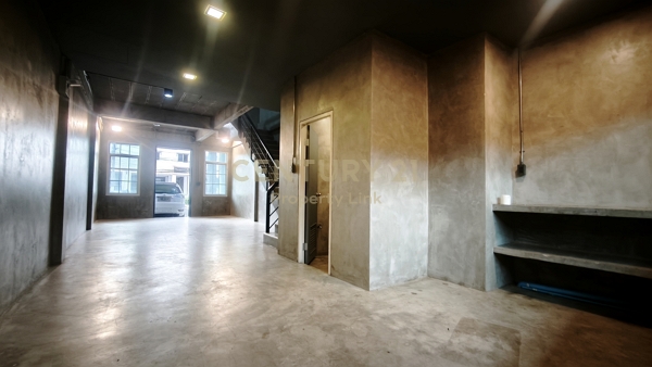 For Rent: 4-Storey Home Office in Soi Sahakarnpramun (Pracha Uthit - Ratchada) | 5 Rooms, High Ceilings, Company Reg. No.50-CB-69020