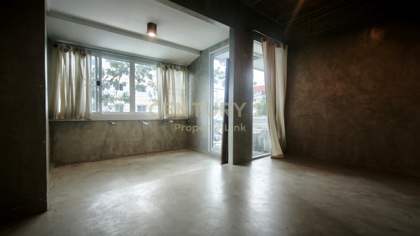 For Rent: 4-Storey Home Office in Soi Sahakarnpramun (Pracha Uthit - Ratchada) | 5 Rooms, High Ceilings, Company Reg. No.50-CB-69020