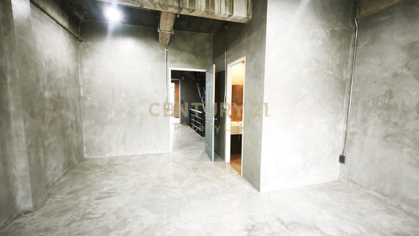 For Rent: 4-Storey Home Office in Soi Sahakarnpramun (Pracha Uthit - Ratchada) | 5 Rooms, High Ceilings, Company Reg. No.50-CB-69020