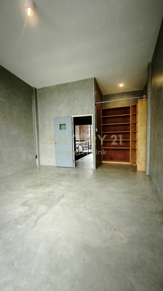 For Rent: 4-Storey Home Office in Soi Sahakarnpramun (Pracha Uthit - Ratchada) | 5 Rooms, High Ceilings, Company Reg. No.50-CB-69020