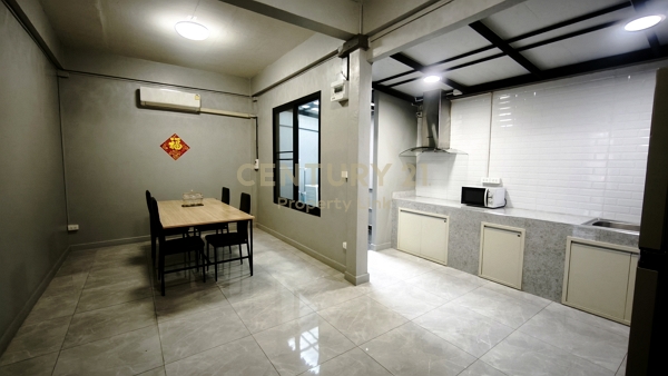• [Huai Khwang House for Sale/Rent] Spacious 4BR Townhouse | Fully Furnished & Prime Location! No.50-TH-69024