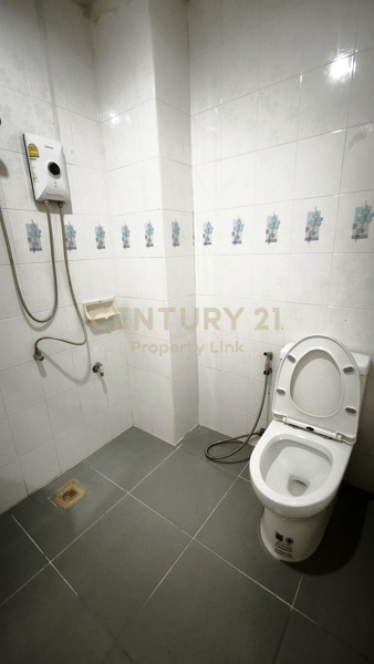 • [Huai Khwang House for Sale/Rent] Spacious 4BR Townhouse | Fully Furnished & Prime Location! No.50-TH-69024
