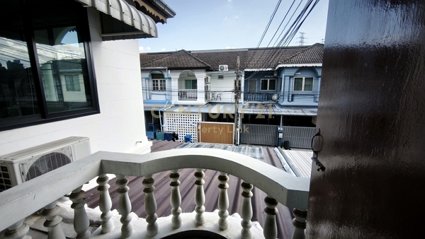 • [Huai Khwang House for Sale/Rent] Spacious 4BR Townhouse | Fully Furnished & Prime Location! No.50-TH-69024