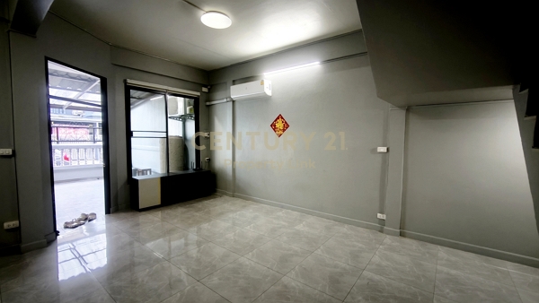 • [Huai Khwang House for Sale/Rent] Spacious 4BR Townhouse | Fully Furnished & Prime Location! No.50-TH-69024