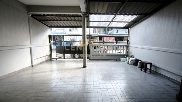 • [Huai Khwang House for Sale/Rent] Spacious 4BR Townhouse | Fully Furnished & Prime Location! No.50-TH-69024