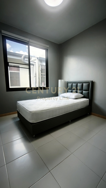 • [Huai Khwang House for Sale/Rent] Spacious 4BR Townhouse | Fully Furnished & Prime Location! No.50-TH-69024
